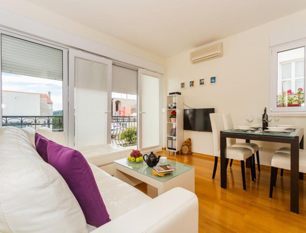 Apartment La E Bella